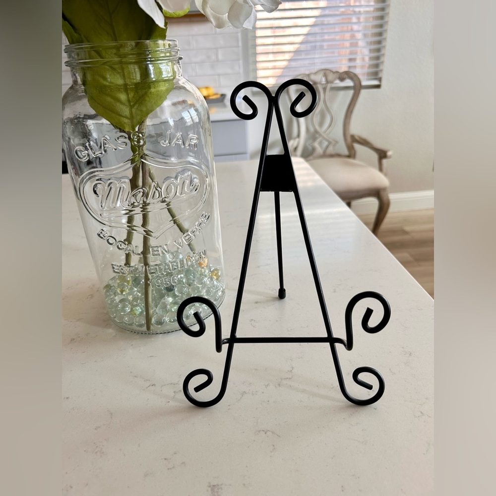 Iron easel tabletop 10.5”